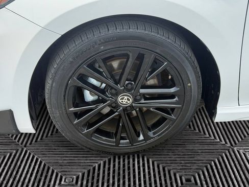 Used 2025 Toyota Camry SE FWD image 14
