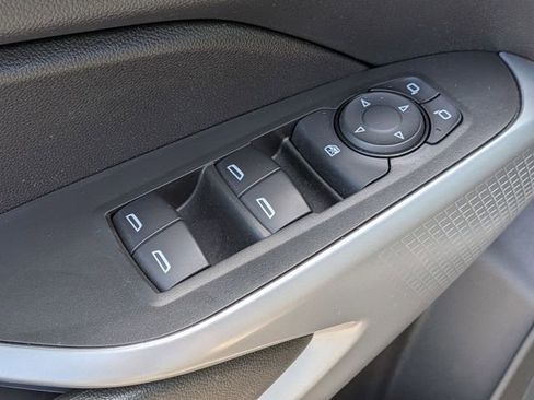 Used 2024 Chevrolet Trax RS FWD image 14