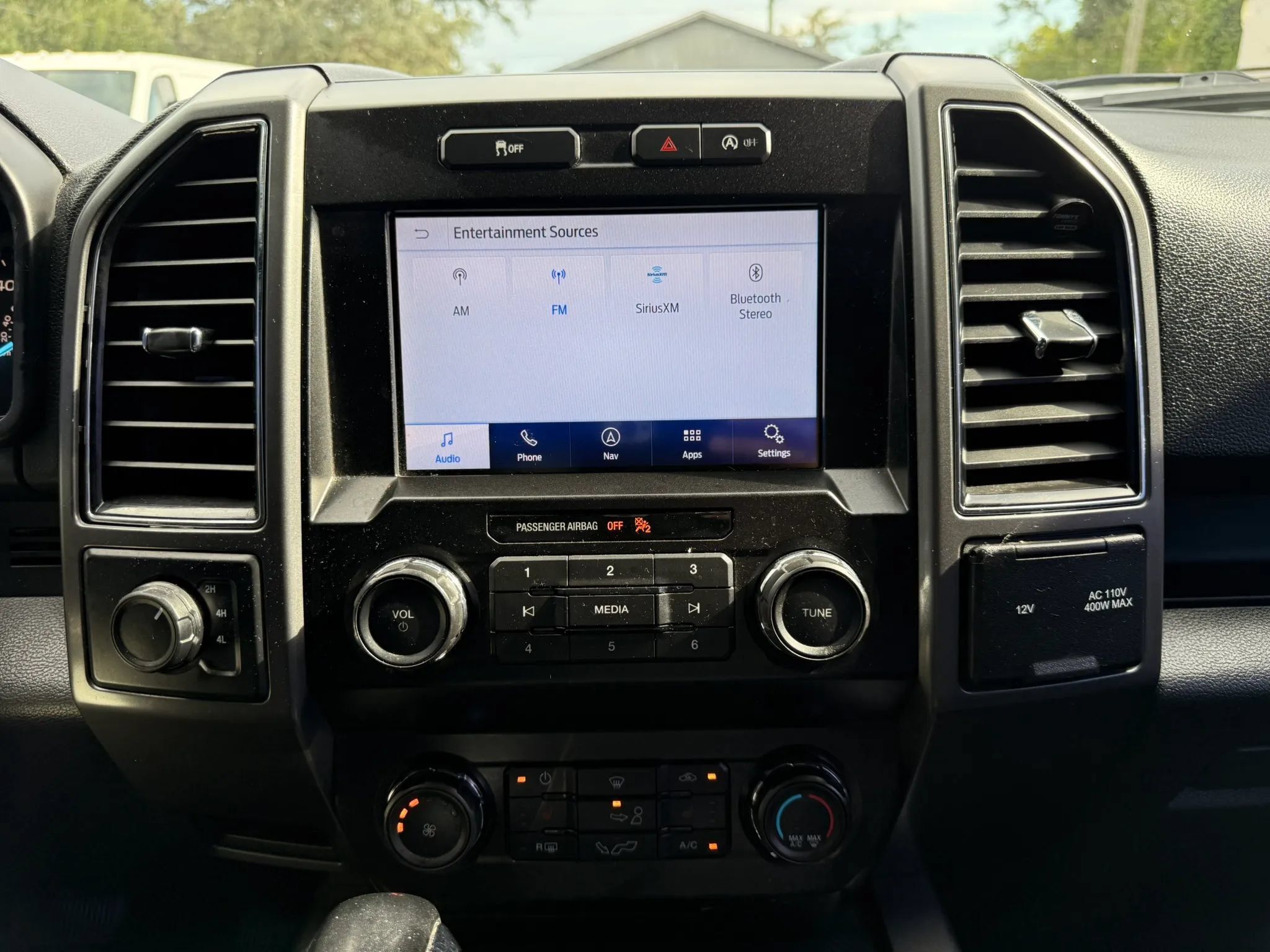 Used 2020 Ford F150 XLT w/ Equipment Group 302A Luxury AWD/4WD image 16