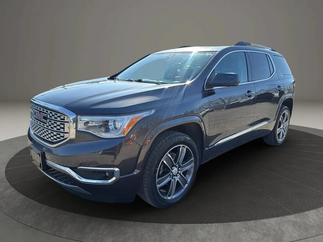 Used 2017 GMC Acadia Denali AWD/4WD image 1