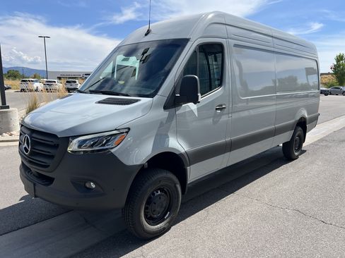 New 2026 Mercedes-Benz Sprinter 2500 image 9