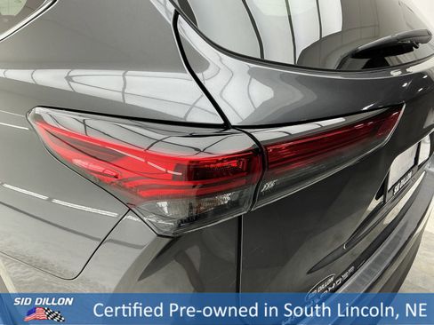 Used 2023 Toyota Highlander LE image 22