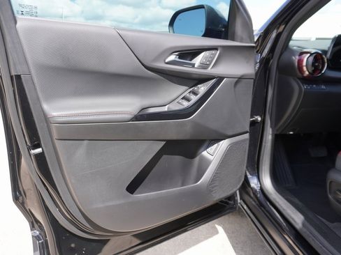 Used 2025 Chevrolet Equinox RS w/ Convenience Package III image 8