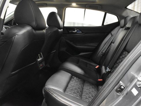Used 2022 Nissan Maxima Platinum image 7