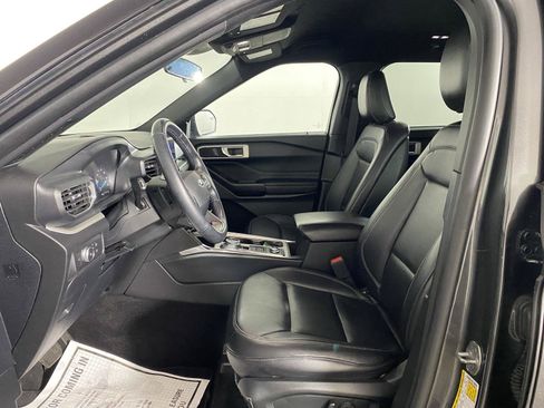 Used 2020 Ford Explorer XLT w/ Equipment Group 202A AWD/4WD image 20