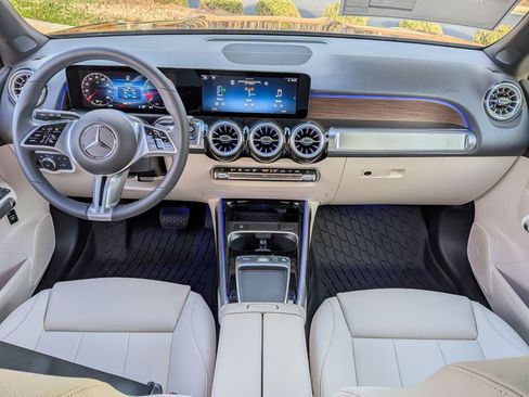Used 2026 Mercedes-Benz GLB 250 image 30