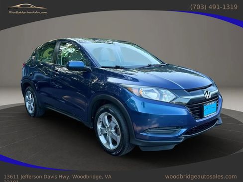 Used 2017 Honda HR-V LX image 3