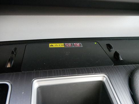 Used 2025 Toyota Sienna LE image 29