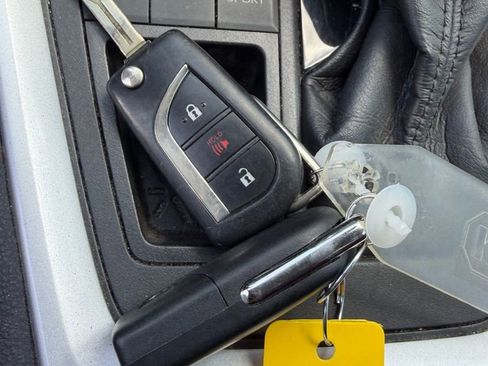 Used 2021 Toyota RAV4 LE w/ Carpet Mat Package (TMS) FWD image 12