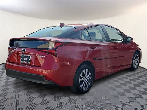 Used 2022 Toyota Prius LE image 4