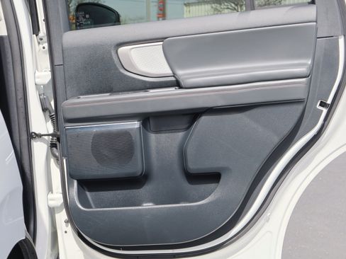 Used 2025 Ford Expedition Active image 32