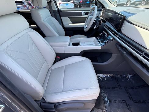 Used 2025 Hyundai Santa Fe SEL AWD/4WD image 14