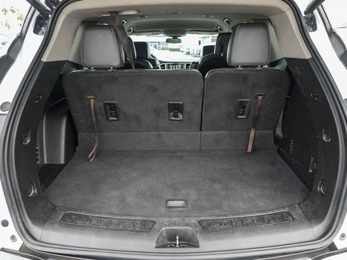 Used 2018 Buick Enclave Essence image 25