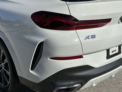 Used 2021 BMW X6 sDrive40i w/ M Sport Package image 10