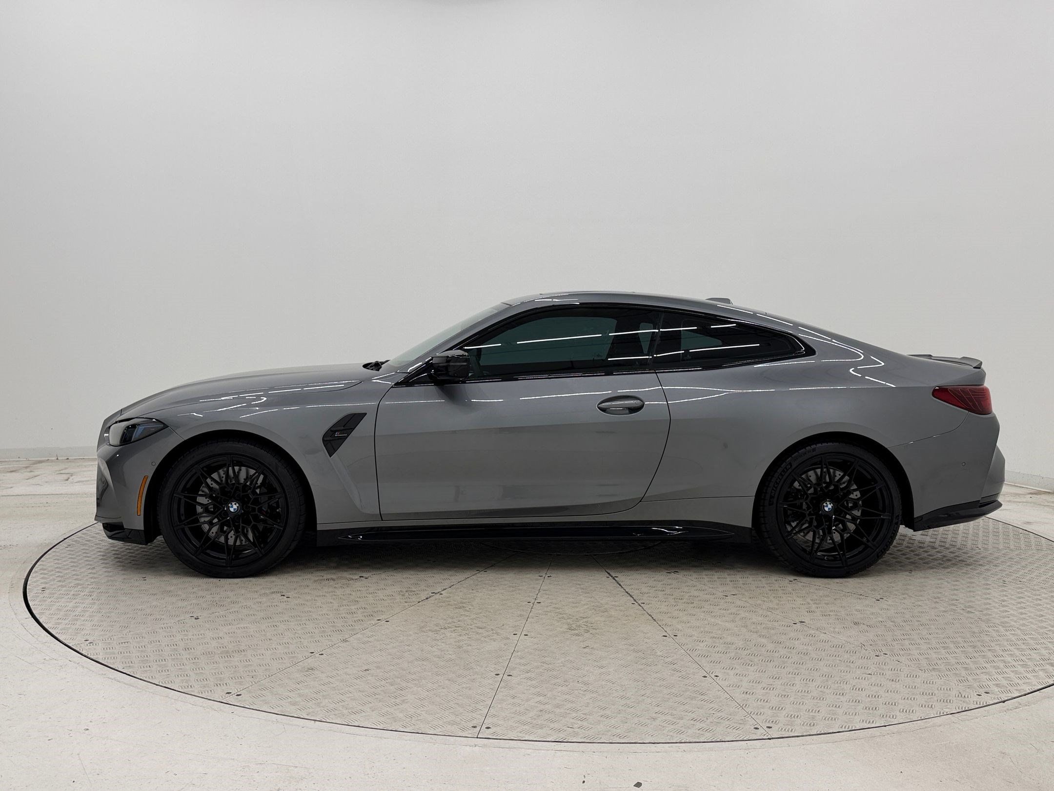 Used 2025 BMW M4 xDrive Competition AWD/4WD image 2