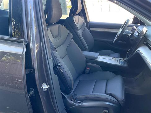 New 2025 Volvo EX90 Ultra w/ Protection Package Premier image 32