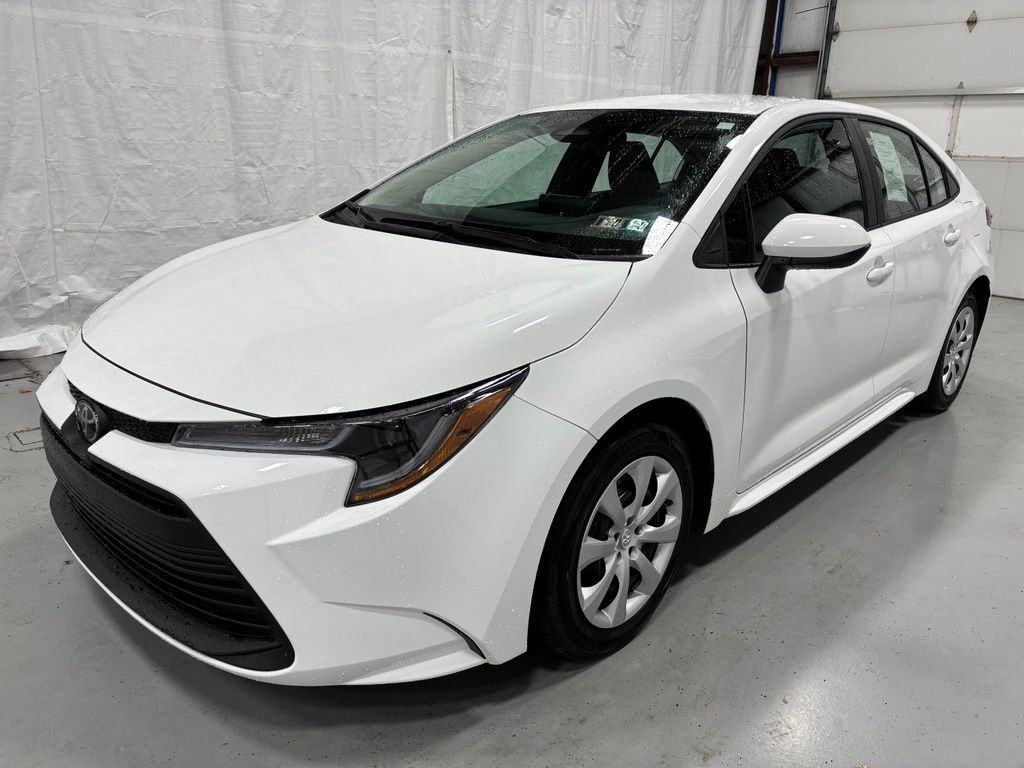 Used 2026 Toyota Corolla LE FWD image 3