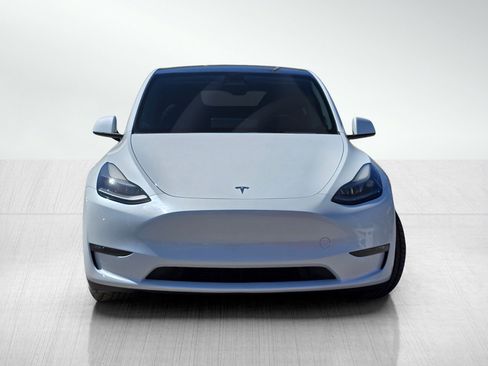 Used 2023 Tesla Model Y Performance image 2