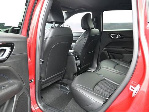 New 2026 Jeep Compass Altitude image 18