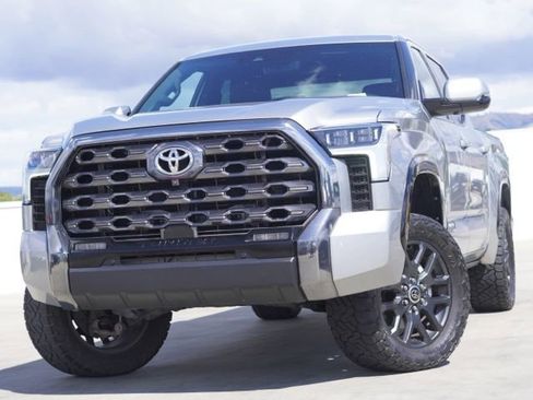 Used 2023 Toyota Tundra Platinum AWD/4WD image 3