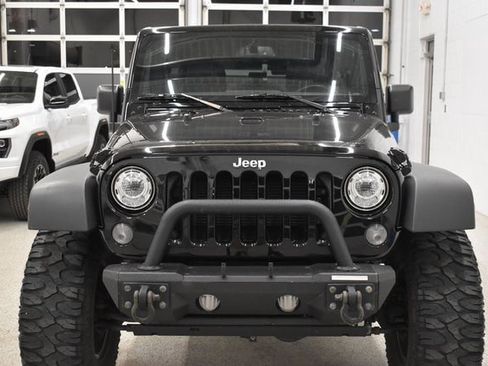 Used 2017 Jeep Wrangler Unlimited Rubicon w/ Cold Weather Group image 3