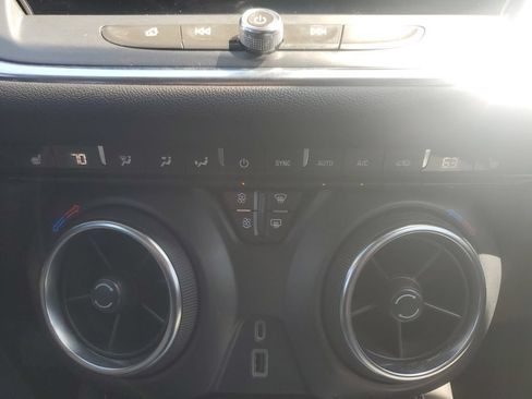 Used 2024 Chevrolet Blazer LT w/ Convenience Package FWD image 22