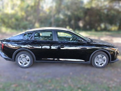 New 2025 Kia K4 LX image 5