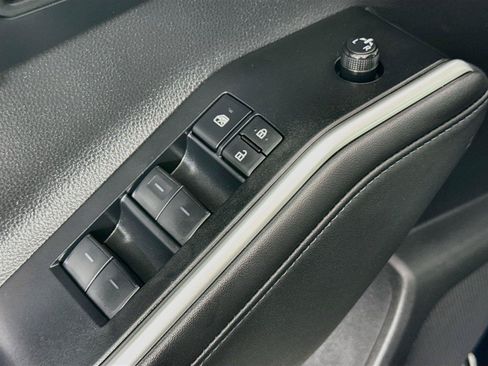 Used 2025 Toyota Highlander XSE AWD/4WD image 29