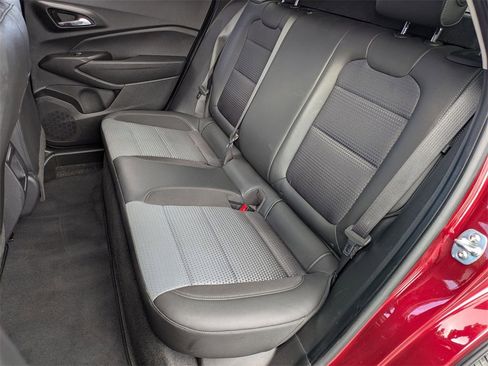 Used 2025 Chevrolet Trax LT w/ LT Convenience Package image 26