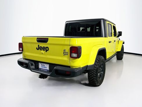 Used 2023 Jeep Gladiator Sport AWD/4WD image 5