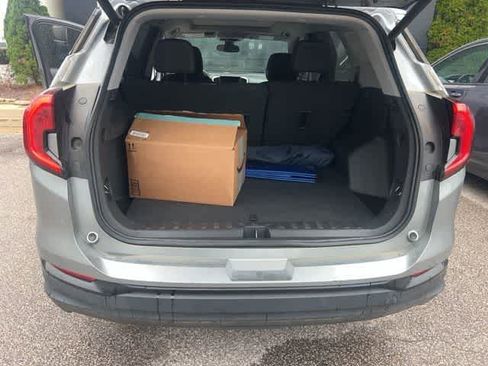 Certified 2023 GMC Terrain SLE w/ Driver Convenience Package FWD image 9