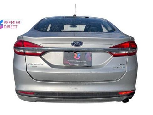 Used 2018 Ford Fusion SE image 4