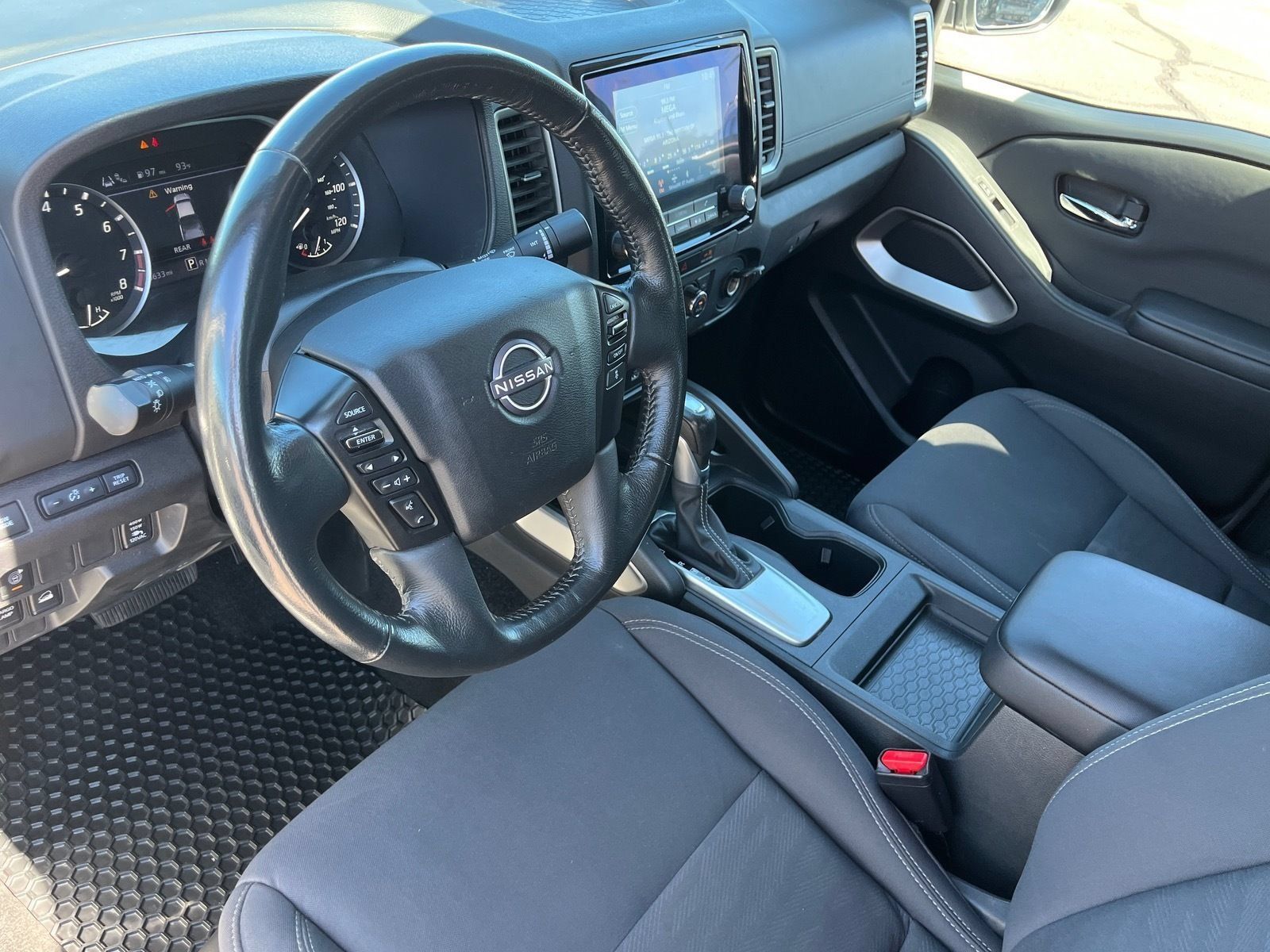 Used 2024 Nissan Frontier SV w/ SV Convenience Package AWD/4WD image 16