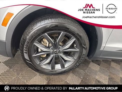 Used 2023 Volkswagen Tiguan SE AWD/4WD image 26