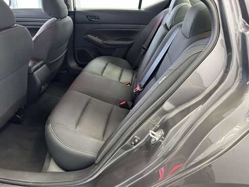 Used 2025 Nissan Altima 2.5 SV FWD image 13