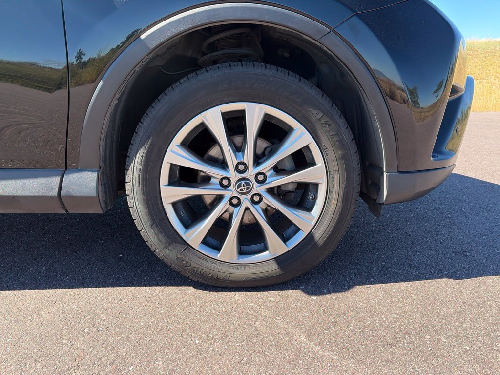 Used 2016 Toyota RAV4 Limited AWD/4WD image 36