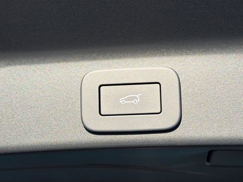 New 2026 Jaguar F-PACE R-Dynamic S image 13