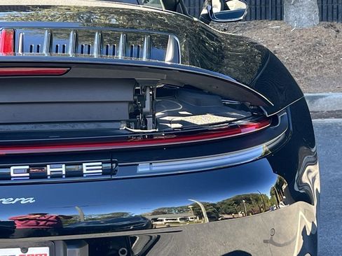Used 2025 Porsche 911 Carrera w/ Premium Package image 16