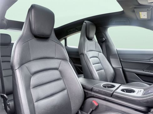 Used 2023 Porsche Taycan image 26