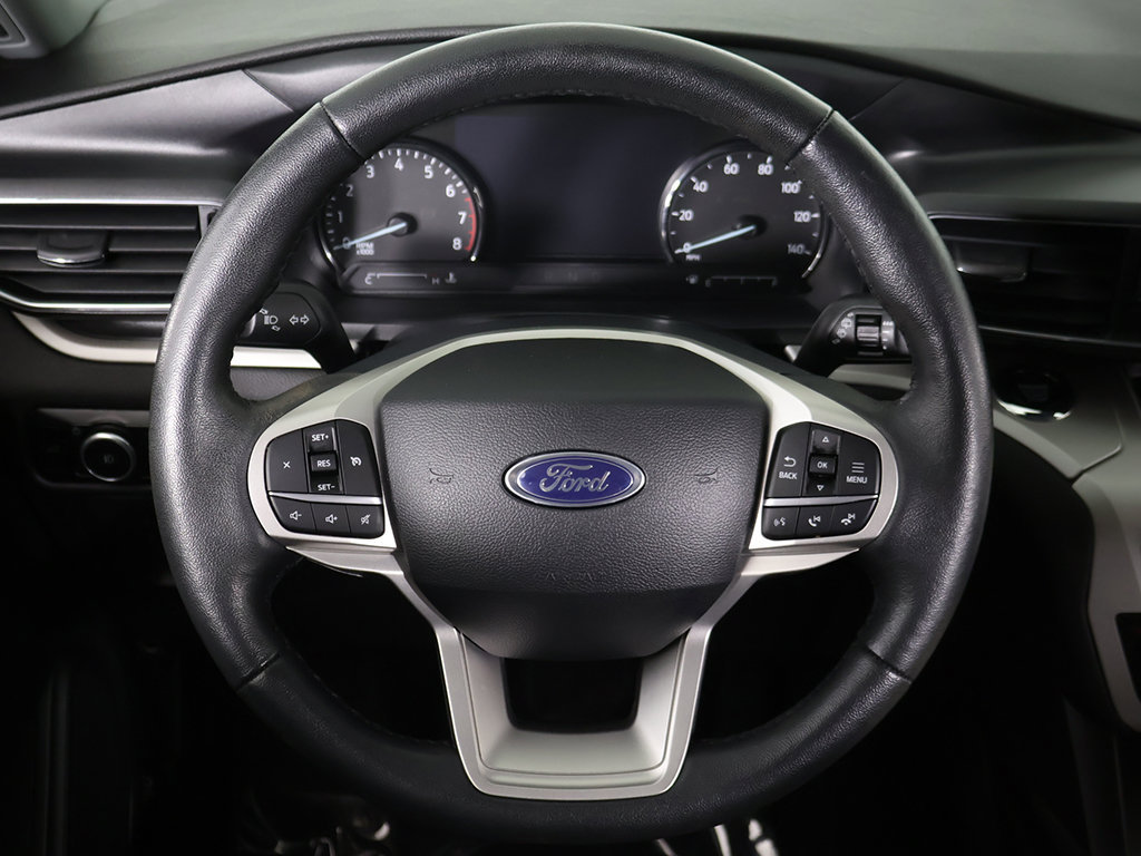 Used 2024 Ford Explorer XLT w/ Equipment Group 202A AWD/4WD image 43