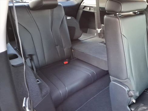 Used 2023 Acura MDX SH-AWD w/ Technology Package image 12