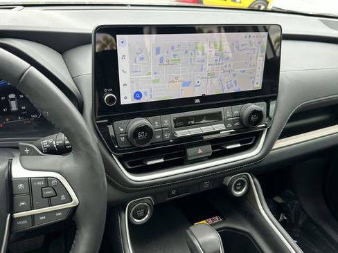 Used 2024 Toyota Grand Highlander Platinum image 26