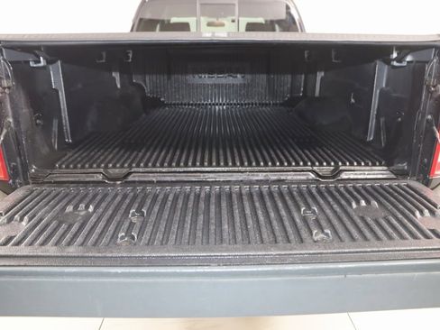 Used 2015 Nissan Frontier SV image 35