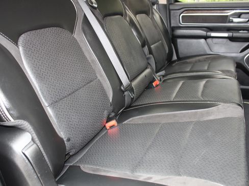Used 2019 RAM 1500 Laramie AWD/4WD image 15