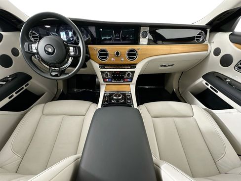 Certified 2021 Rolls-Royce Ghost image 4