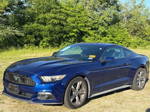 Used 2016 Ford Mustang Coupe w/ Equipment Group 051A RWD image 10