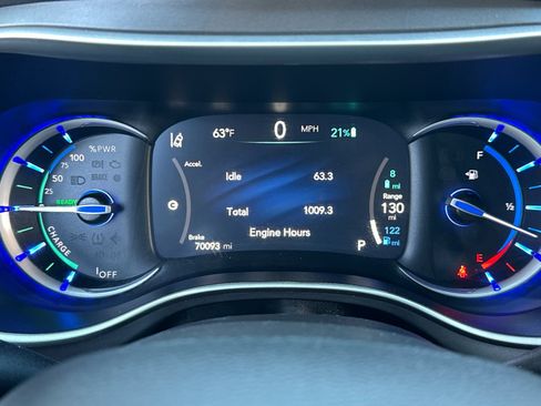Used 2023 Chrysler Pacifica Touring-L FWD image 30
