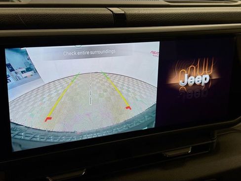 Used 2025 Jeep Wrangler Willys image 13