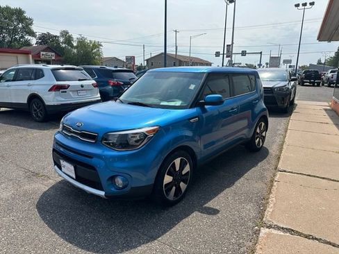 Used 2017 Kia Soul + w/ Designer's Package FWD image 3