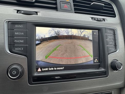 Used 2016 Volkswagen Golf Limited Edition image 26